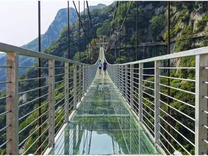 玻璃吊桥